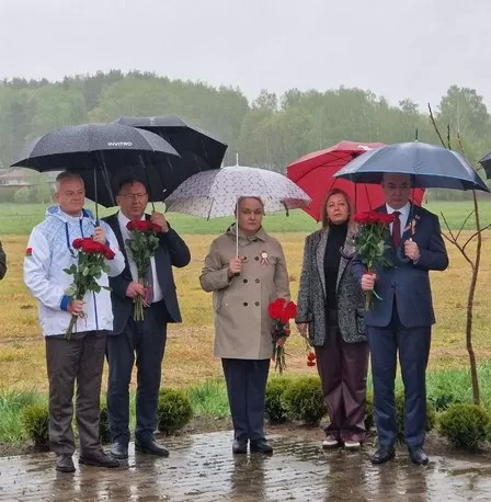 Накануне Дня Победы медики почтили память павших